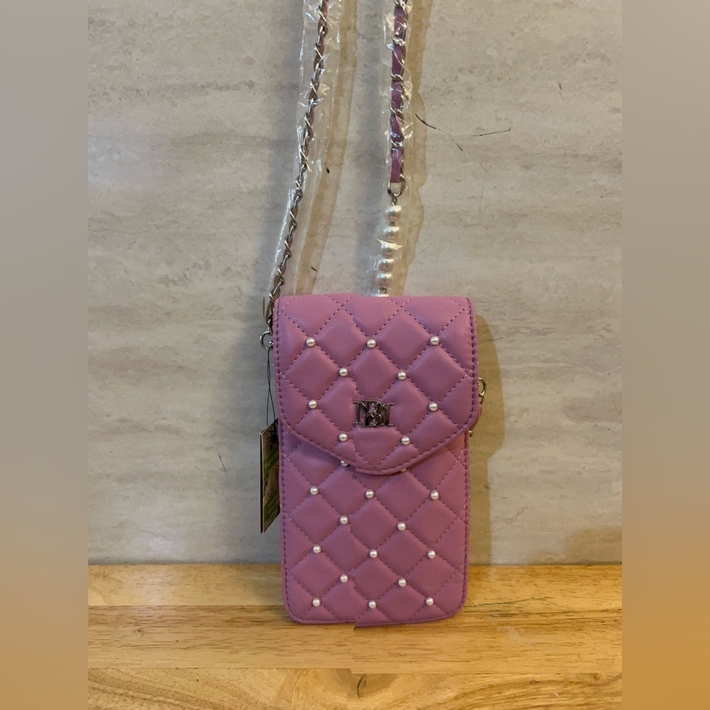 NWT-Badgley Mischka quilted vegan leather phone case with insert card holder